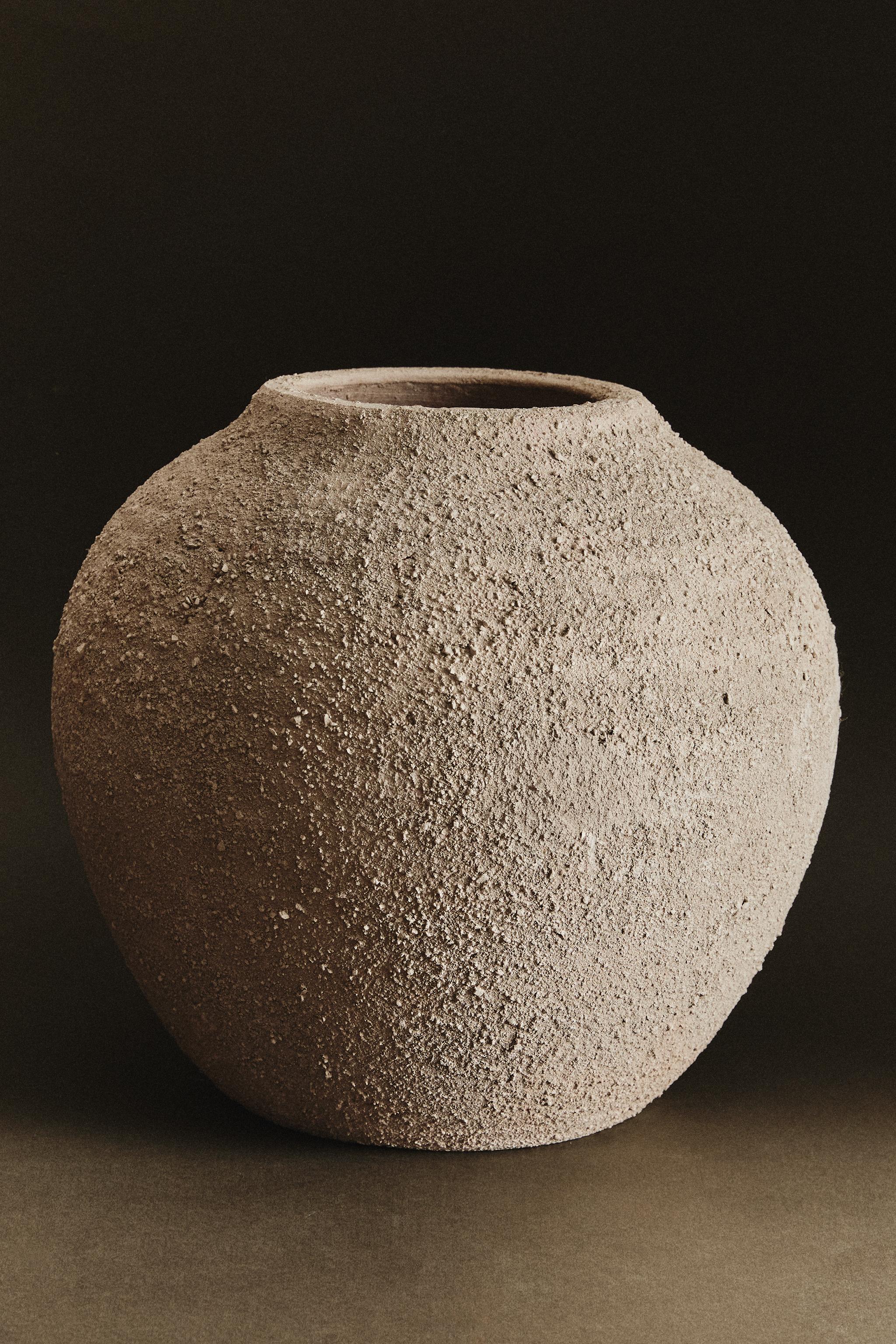CERAMIC VASE